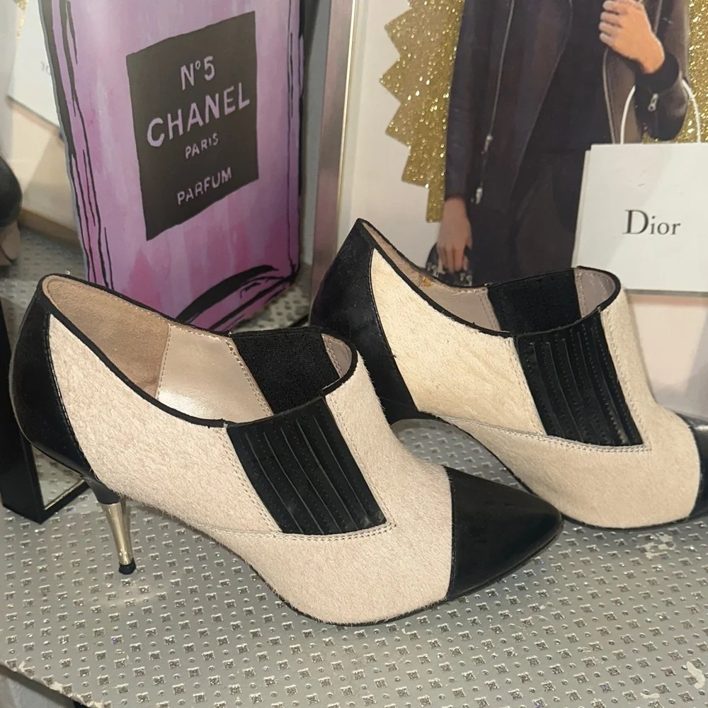 Karen Millen Black and Cream Hair Calf Pumps